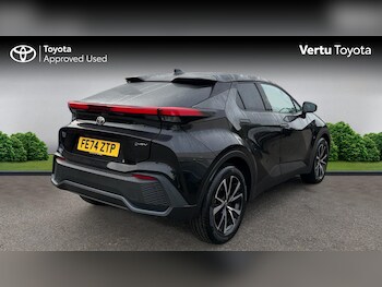Used Toyota C-HR 2024 for sale - 77282930: Photo