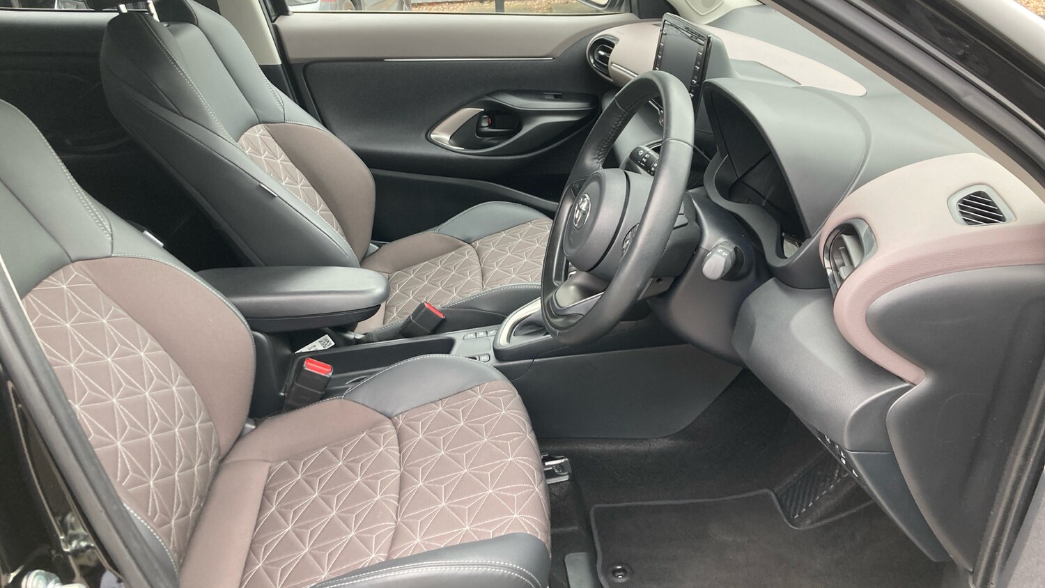 Used Toyota Yaris Cross 2024 for sale - 78190888: Photo 12