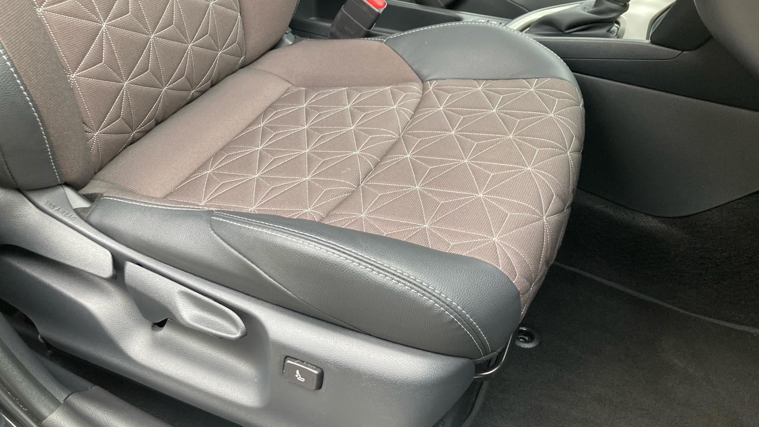 Used Toyota Yaris Cross 2024 for sale - 78190888: Photo 17