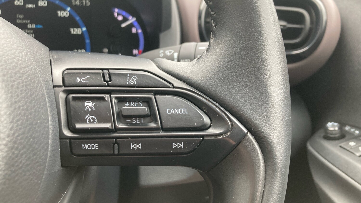 Used Toyota Yaris Cross 2024 for sale - 78190888: Photo 30