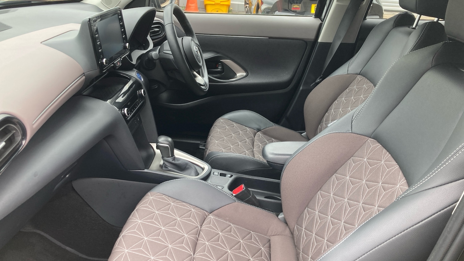 Used Toyota Yaris Cross 2024 for sale - 78190888: Photo 5