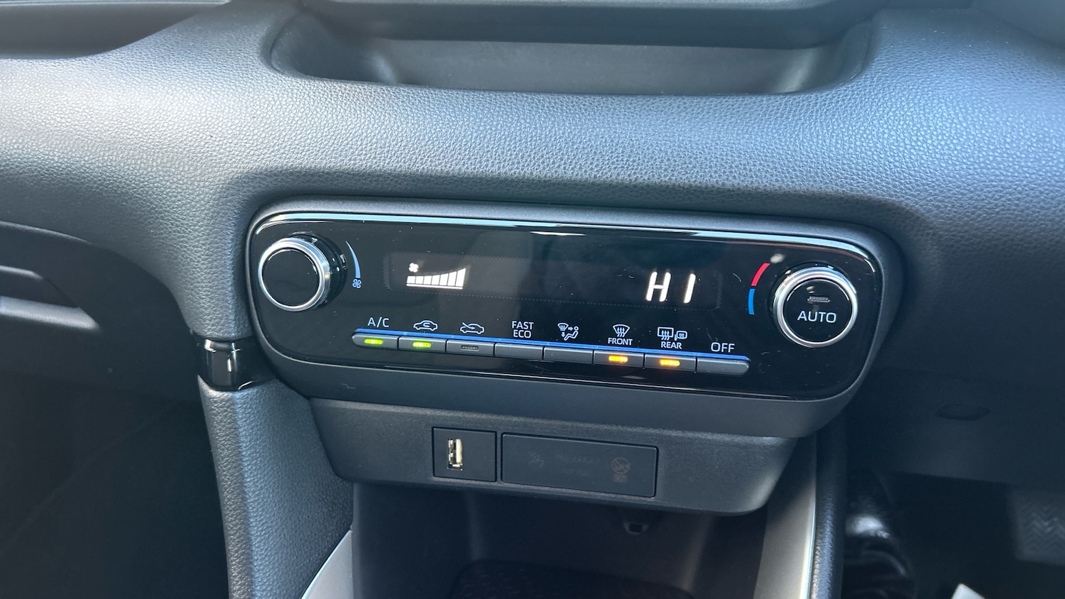 Used Toyota Yaris 2023 for sale - 76719262: Photo 25