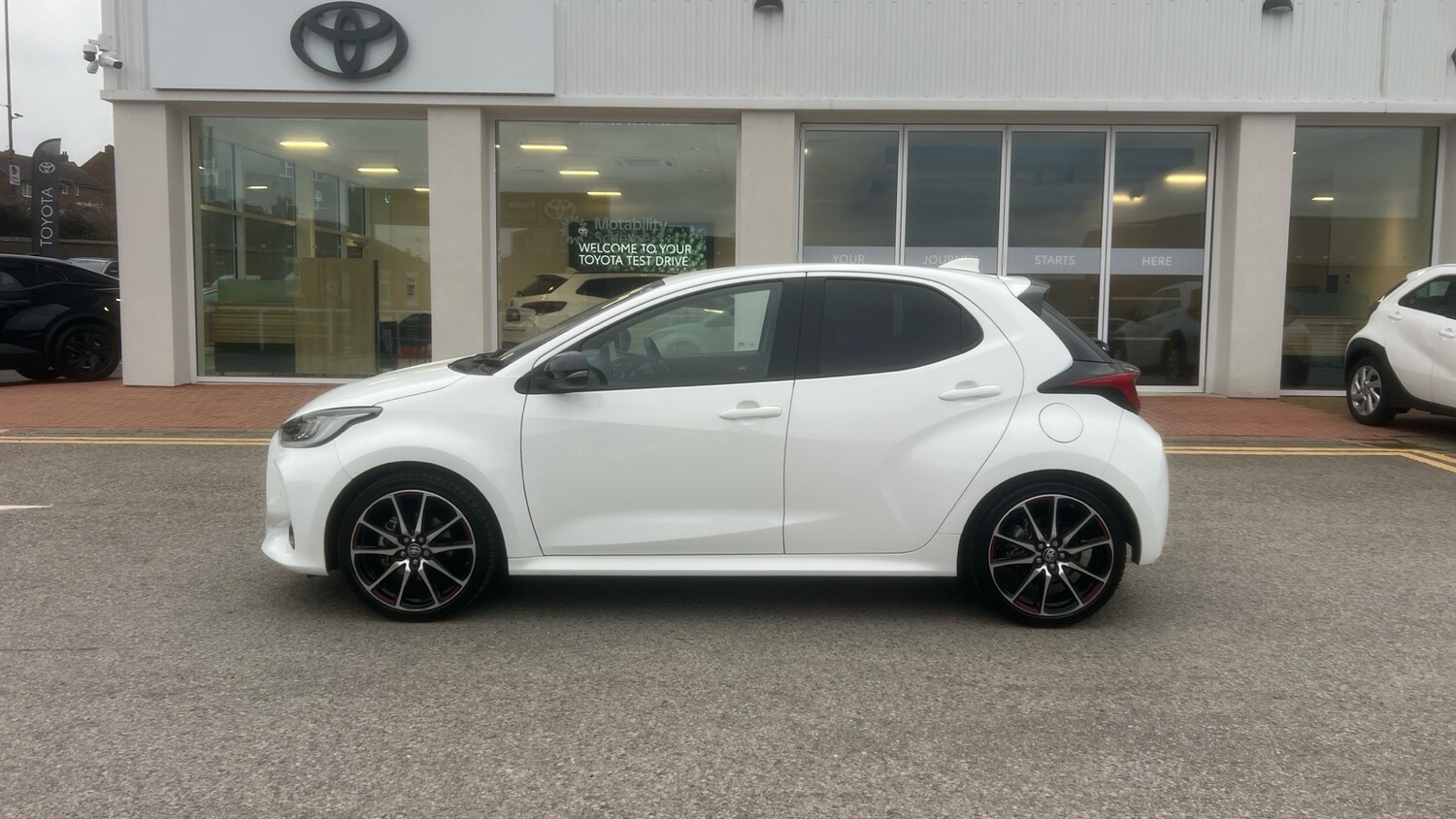 Used Toyota Yaris 2023 for sale - 77817856: Photo 17