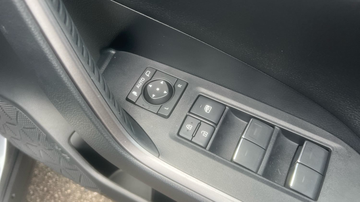 Used Toyota RAV4 2025 for sale - 77323843: Photo 29