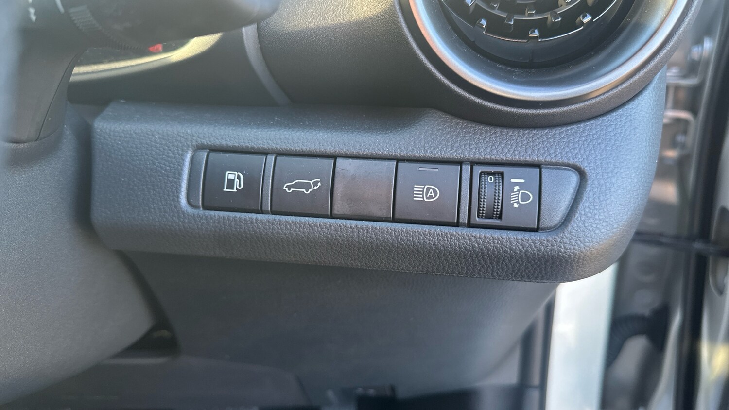 Used Toyota C-HR 2025 for sale - 76859096: Photo 27