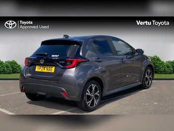 Used Toyota Yaris 2024 for sale - 79087792: Photo