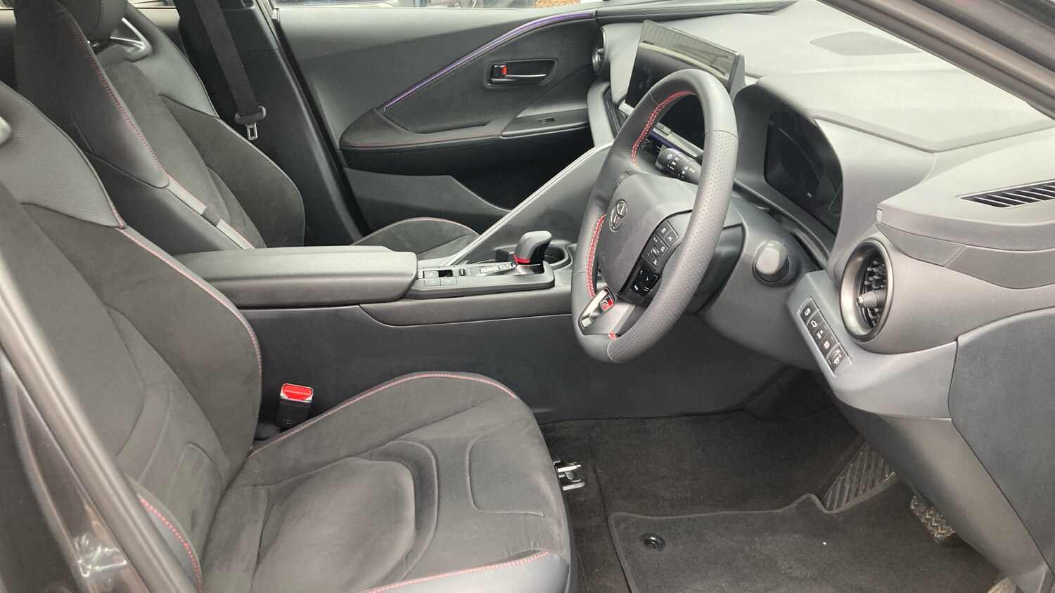 Used Toyota C-HR 2024 for sale - 78151743: Photo 11