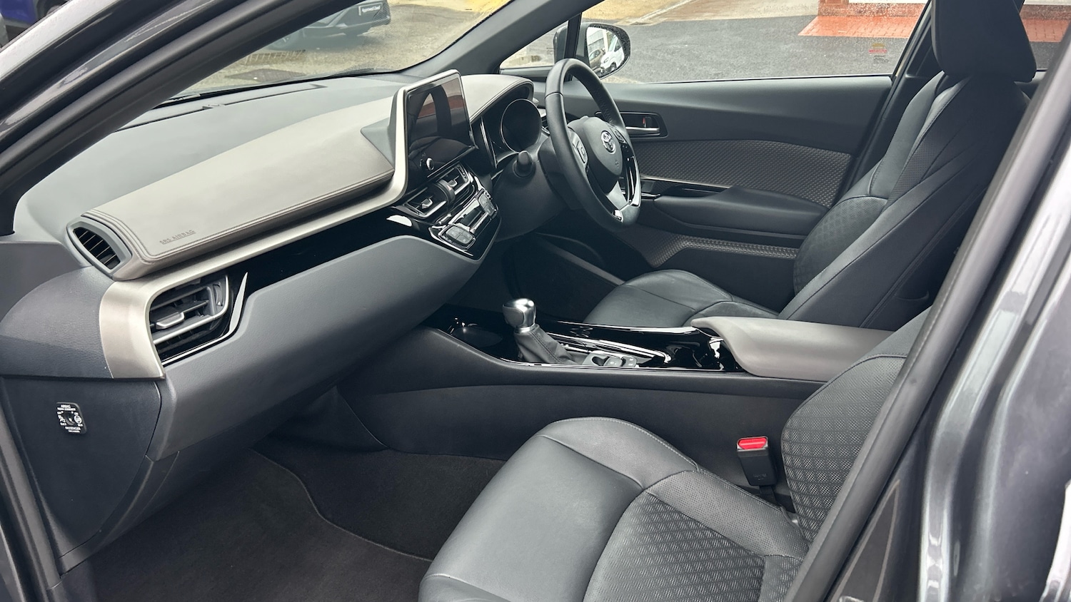 Used Toyota C-HR 2023 for sale - 77272123: Photo 10