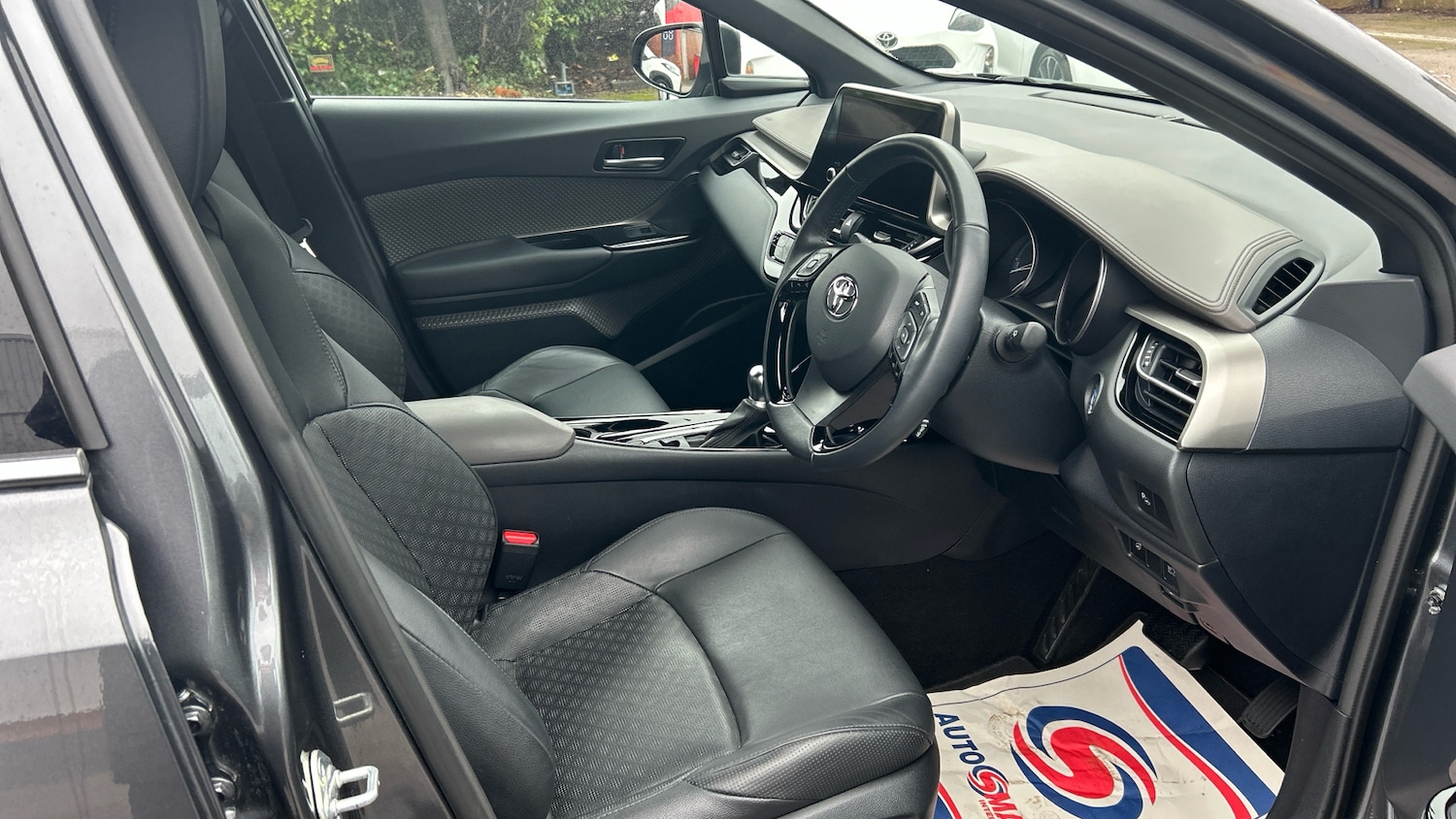 Used Toyota C-HR 2023 for sale - 77272123: Photo 11