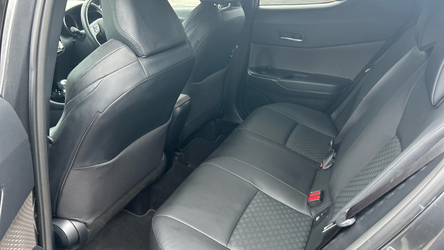 Used Toyota C-HR 2023 for sale - 77272123: Photo 13