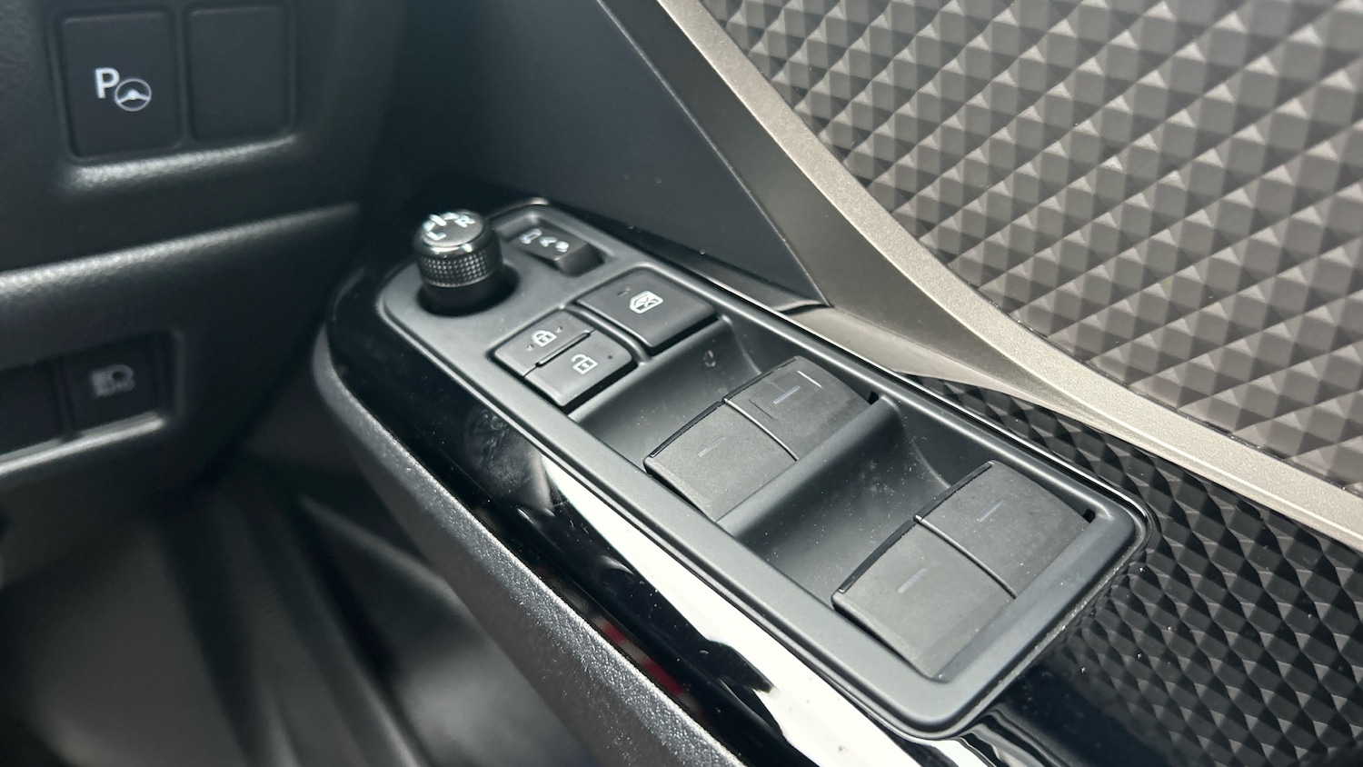 Used Toyota C-HR 2023 for sale - 77272123: Photo 25