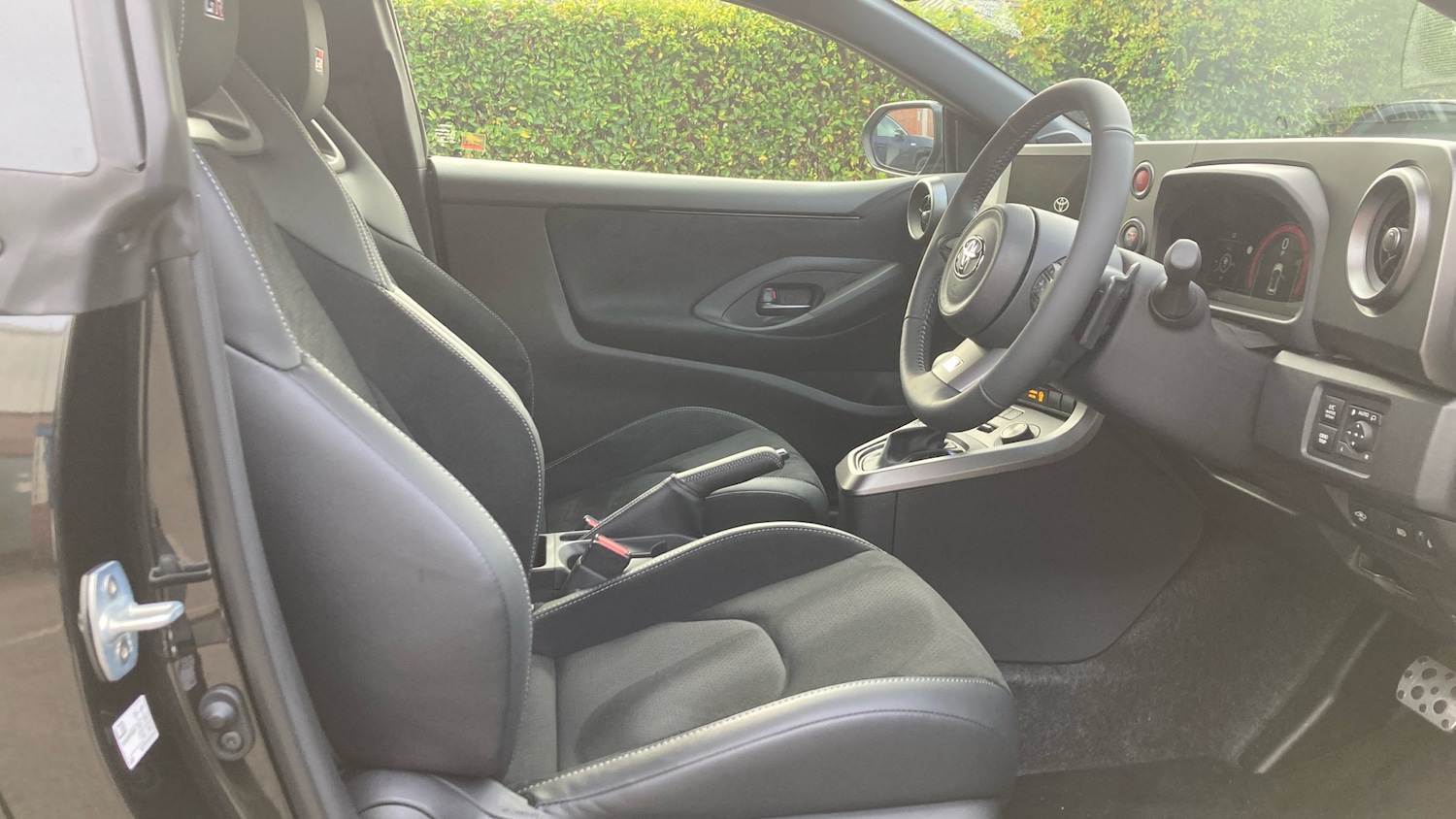 Used Toyota Yaris 2024 for sale - 77997517: Photo 11