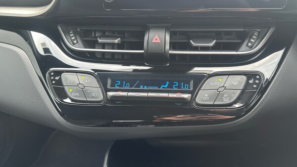 Used Toyota C-HR 2023 for sale - 76181323: Photo 28