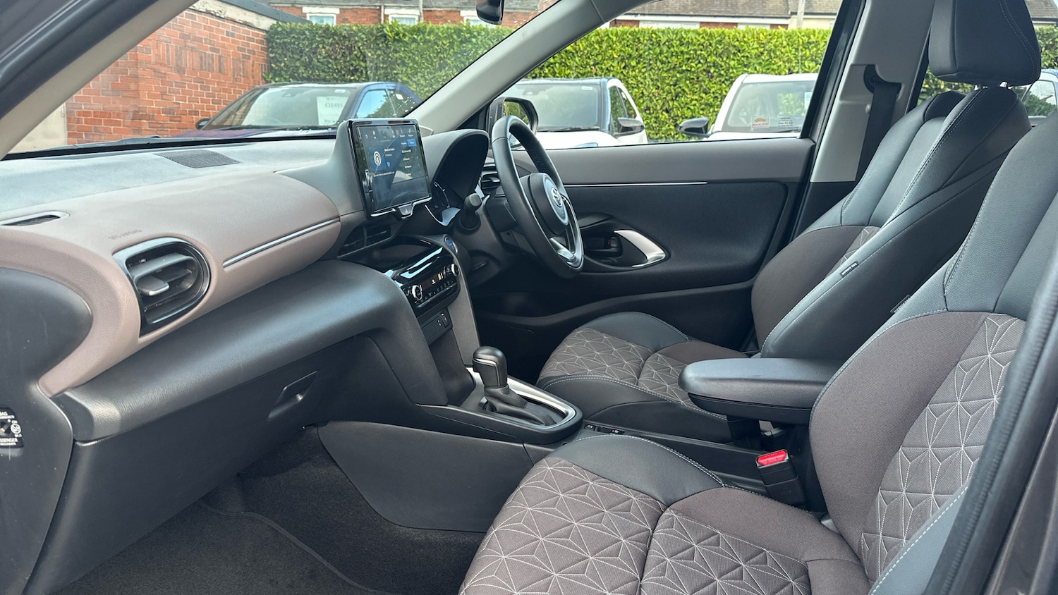 Used Toyota Yaris Cross 2023 for sale - 76320015: Photo 10