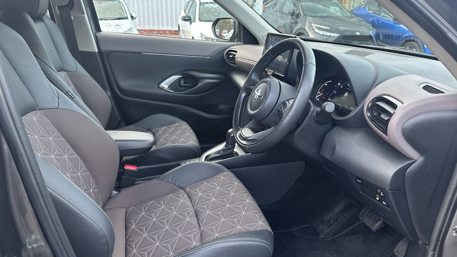 Used Toyota Yaris Cross 2023 for sale - 76320015: Photo 11