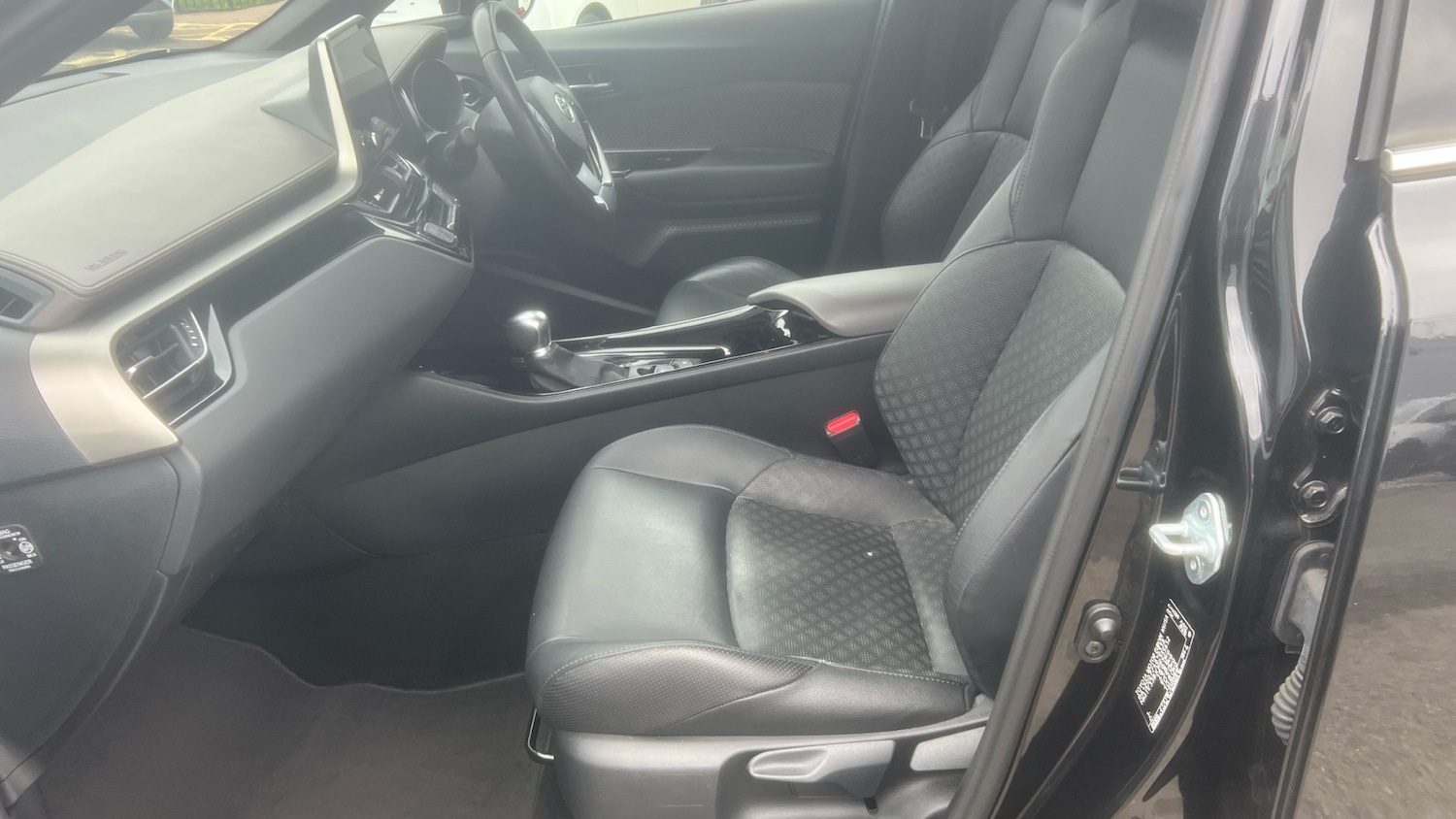 Used Toyota C-HR 2023 for sale - 77628791: Photo 10