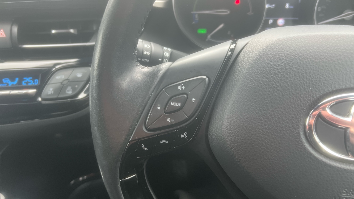 Used Toyota C-HR 2023 for sale - 77628791: Photo 38