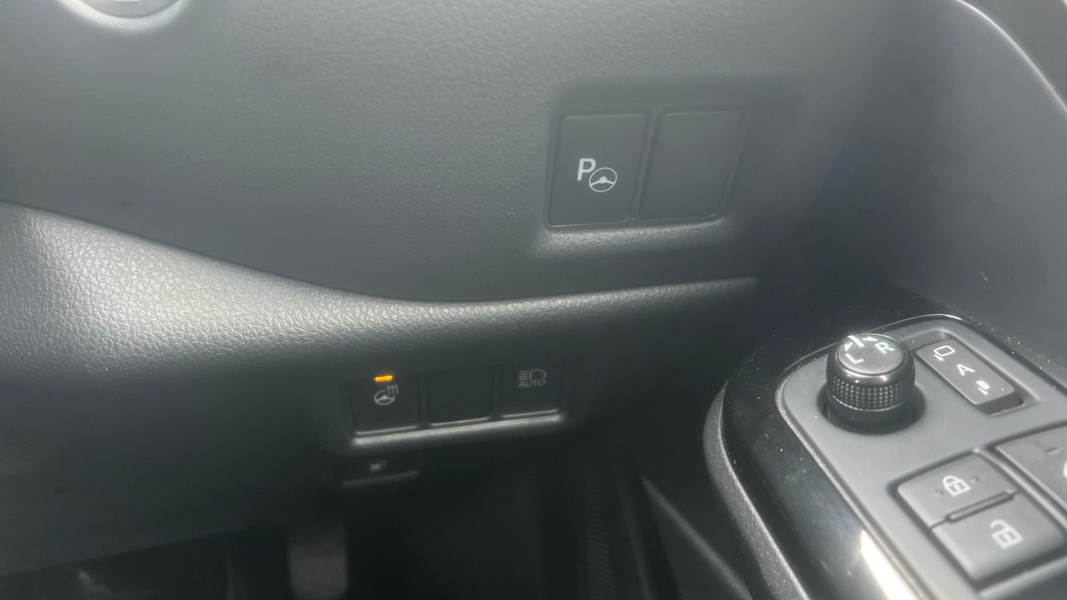 Used Toyota C-HR 2023 for sale - 77628791: Photo 40