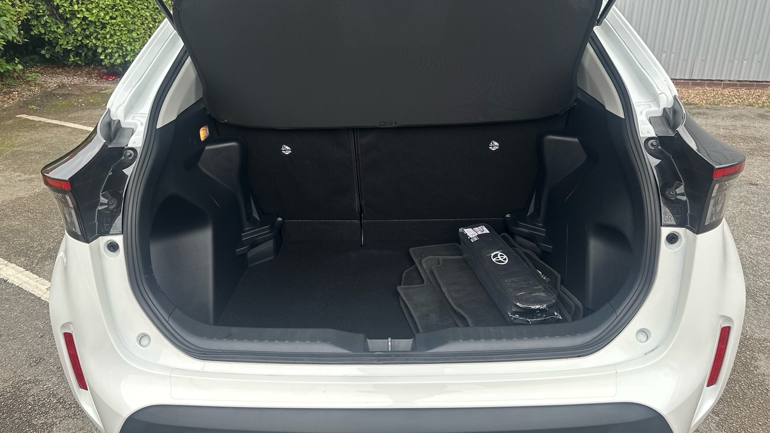 Used Toyota Yaris Cross 2023 for sale - 76117285: Photo 14