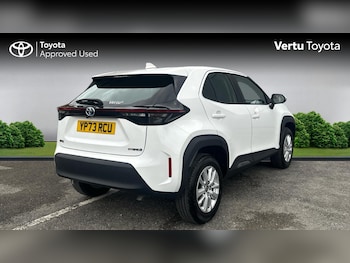 Used Toyota Yaris Cross 2023 for sale - 76117285: Photo 2
