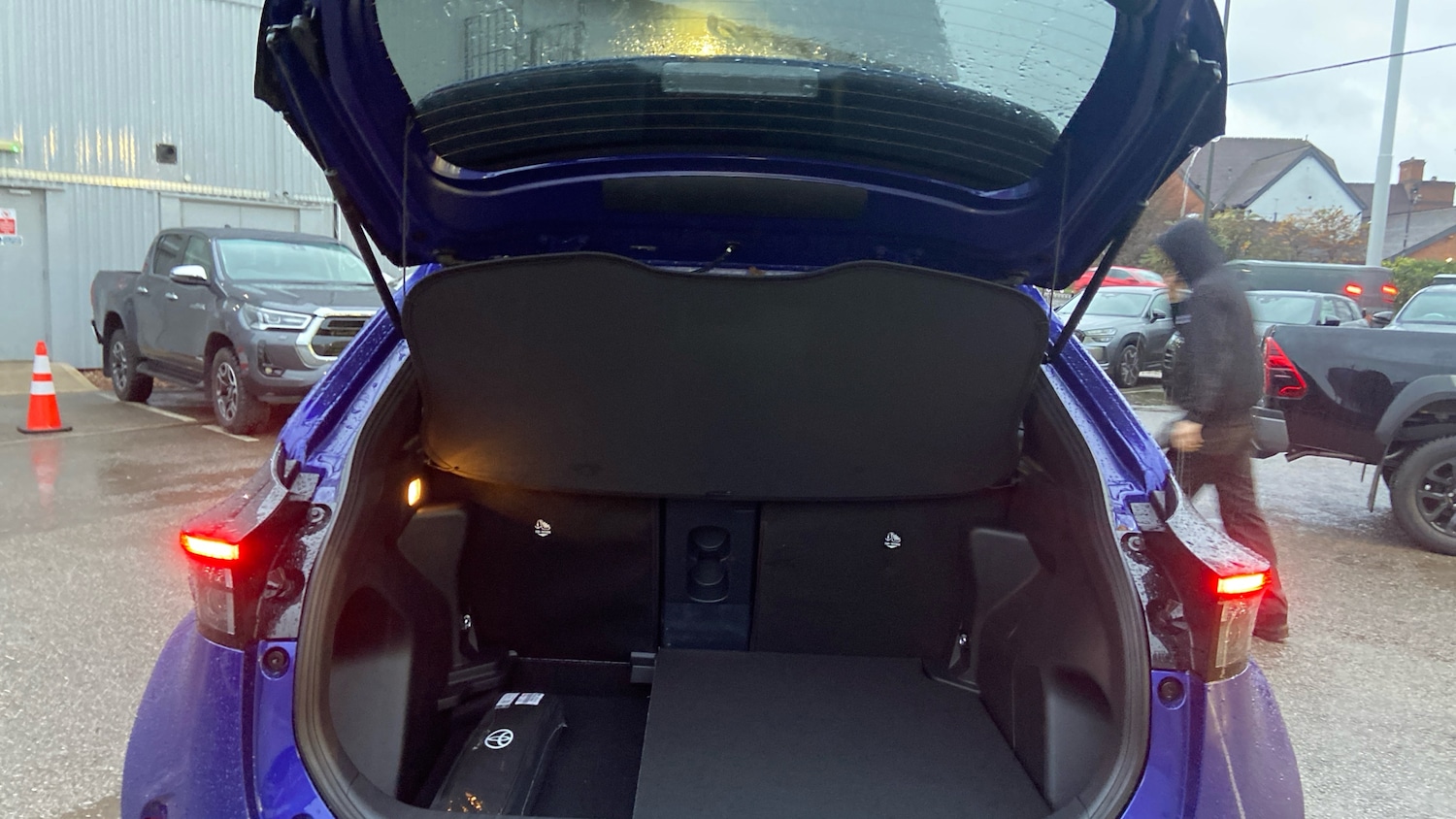 Used Toyota Yaris Cross 2025 for sale - 76599860: Photo 14