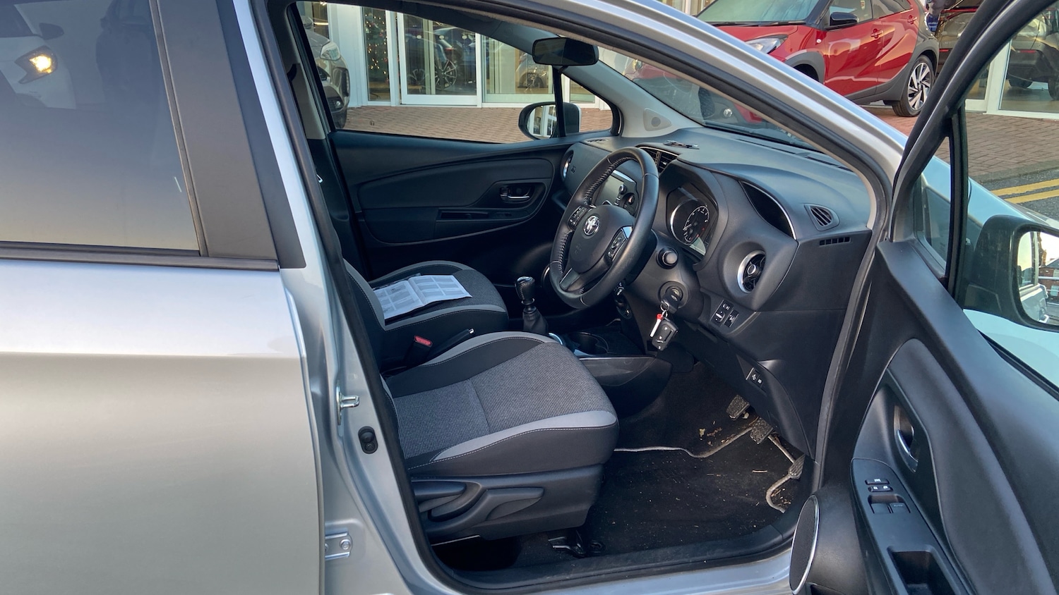 Used Toyota Yaris 2020 for sale - 77046573: Photo 11