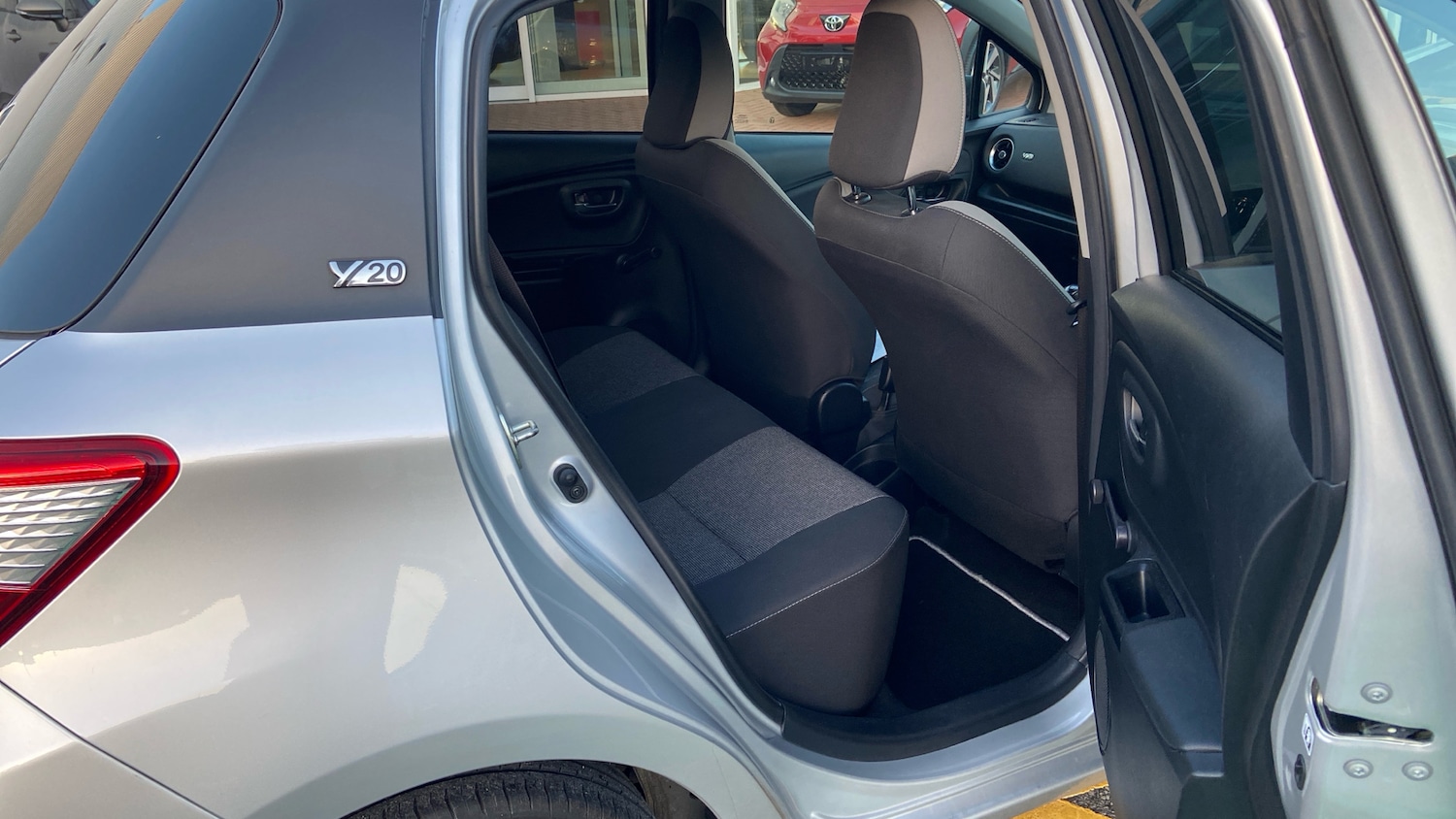 Used Toyota Yaris 2020 for sale - 77046573: Photo 12