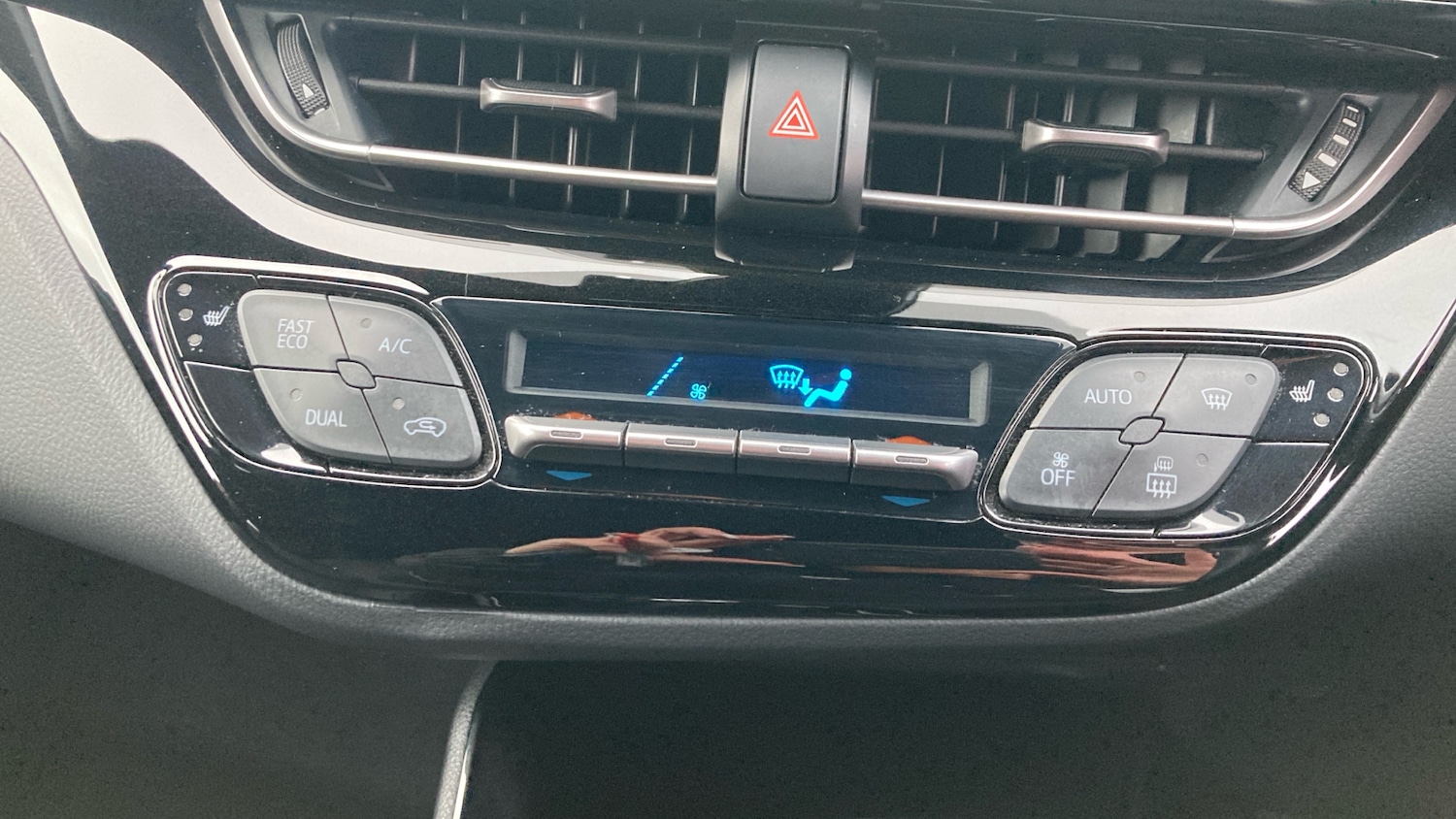 Used Toyota C-HR 2019 for sale - 77208843: Photo 24