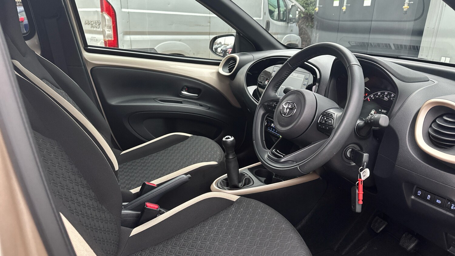 Used Toyota Aygo X 2023 for sale - 77690626: Photo 11