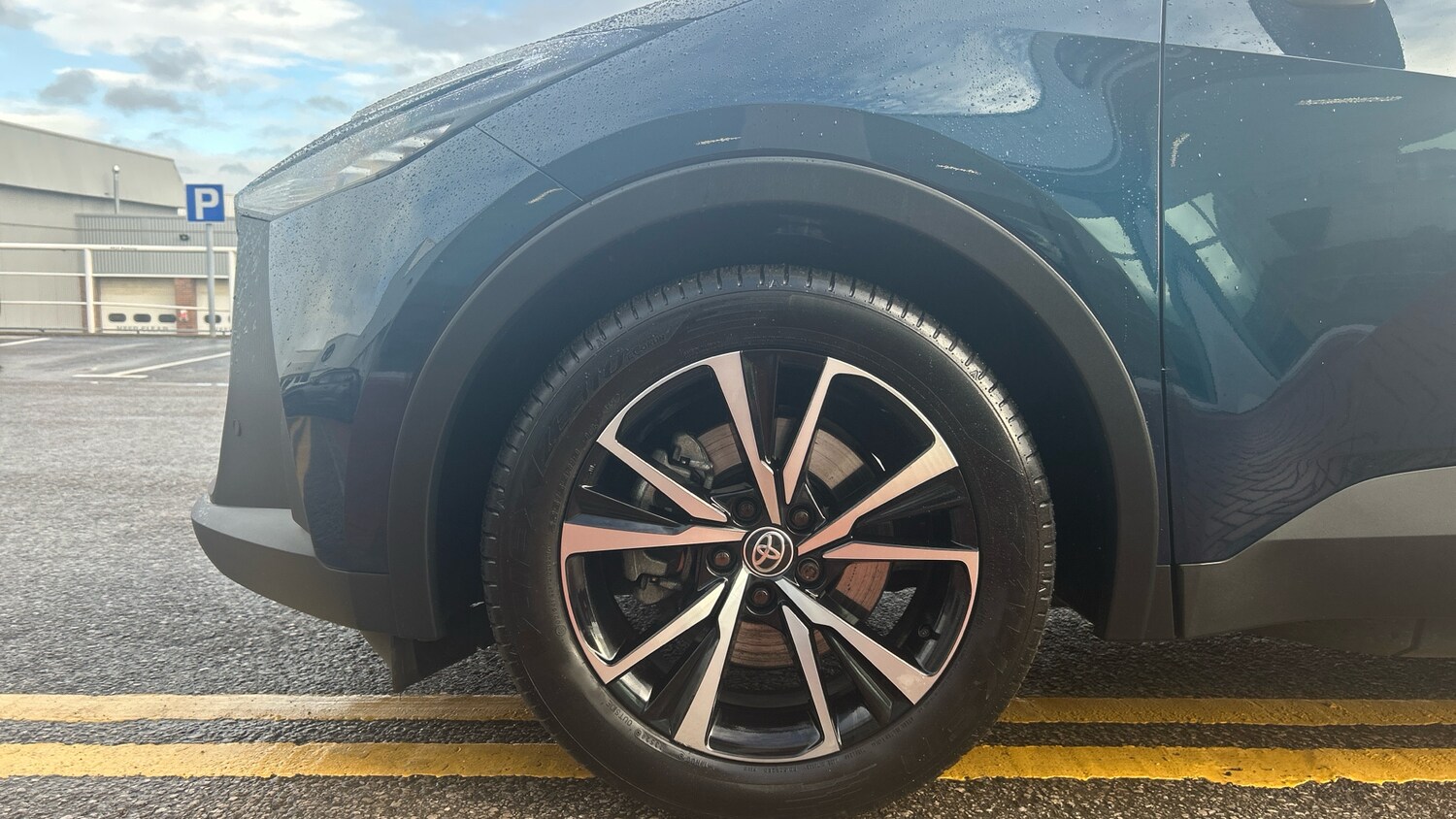 Used Toyota C-HR 2025 for sale - 76413247: Photo 18