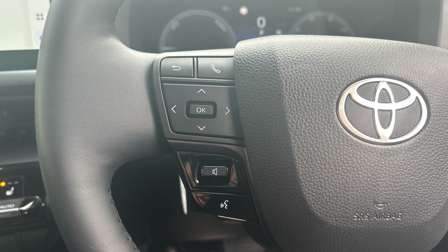 Used Toyota C-HR 2025 for sale - 76413247: Photo 27