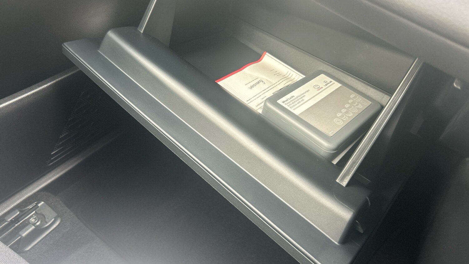 Used Toyota C-HR 2025 for sale - 76413247: Photo 31