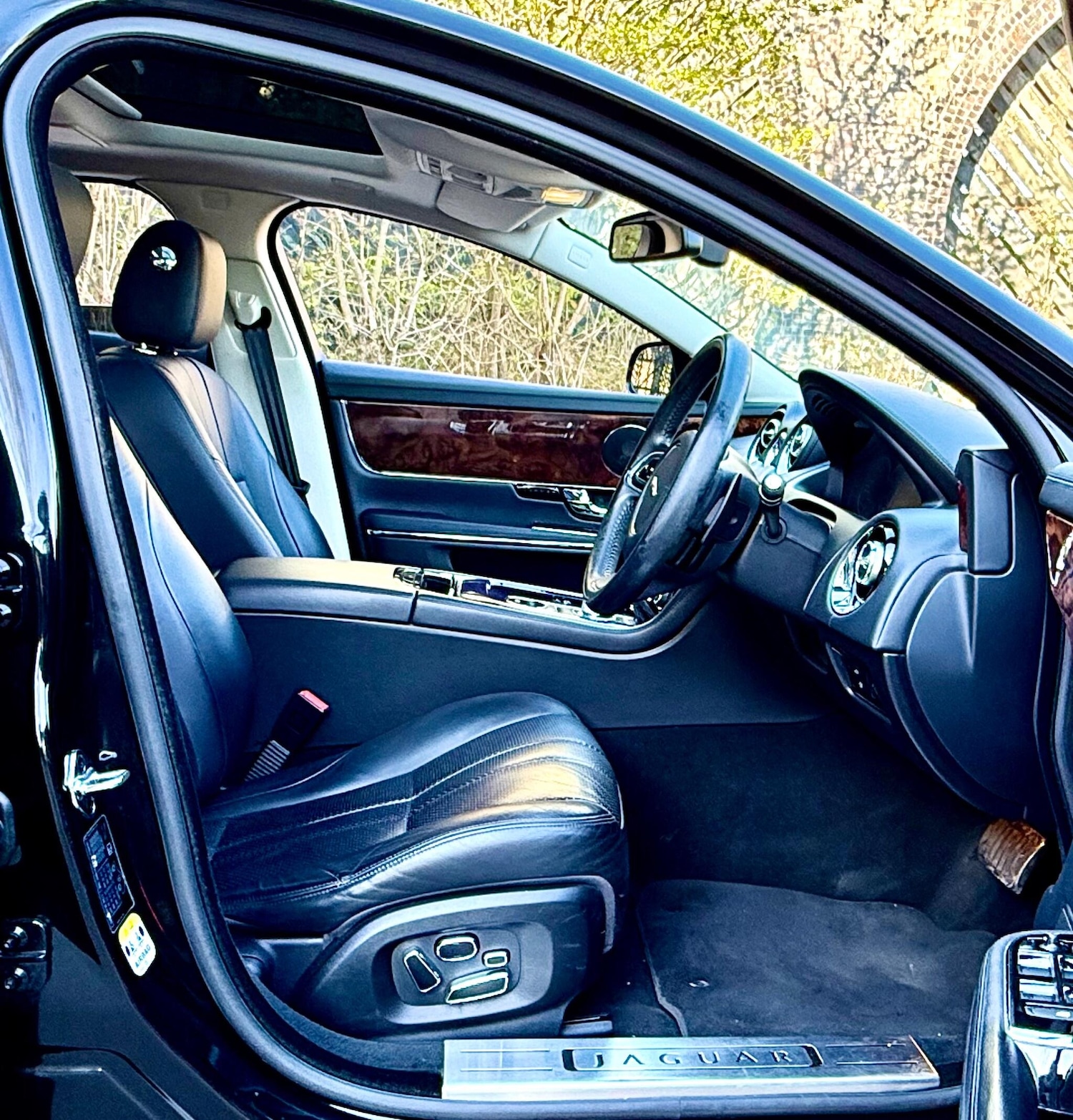 Used Jaguar XJ 2010 for sale - 77997370: Photo 21