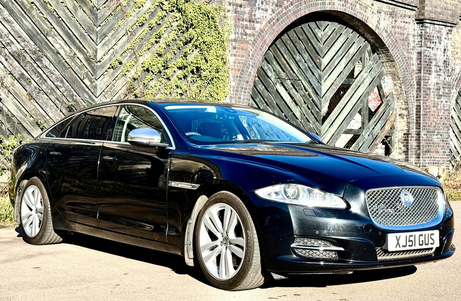 Used Jaguar XJ 2010 for sale - 77997370: Photo 4