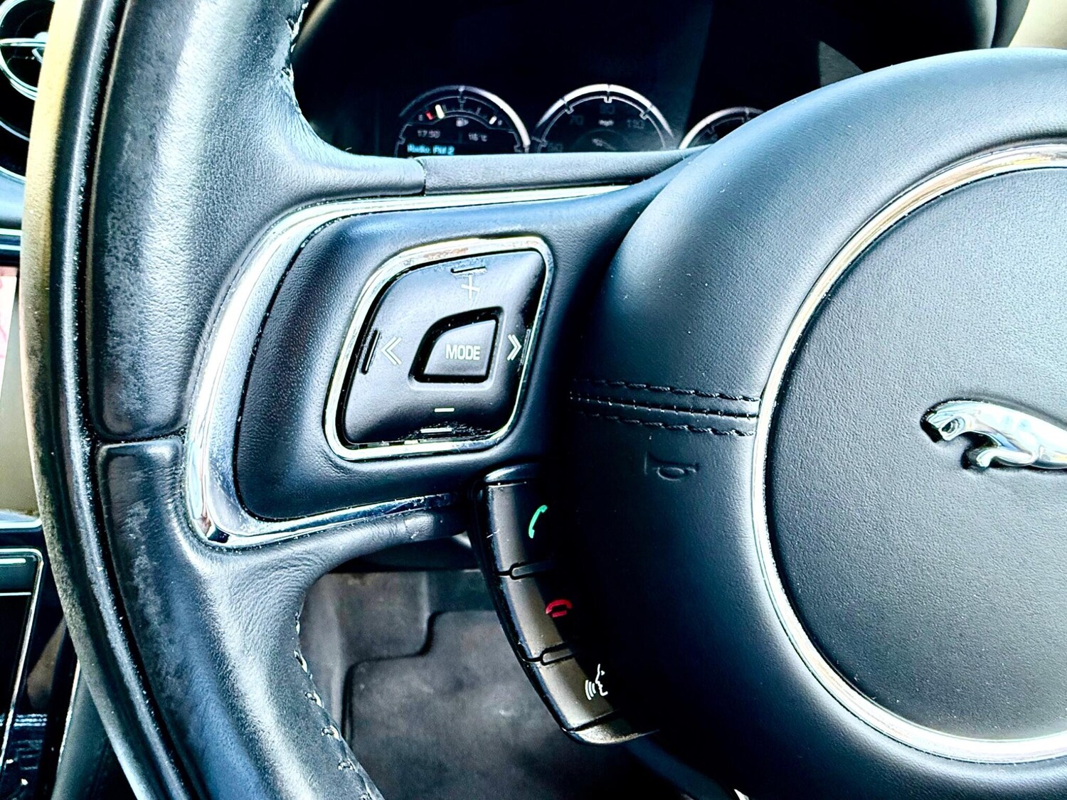 Used Jaguar XJ 2010 for sale - 77997370: Photo 43