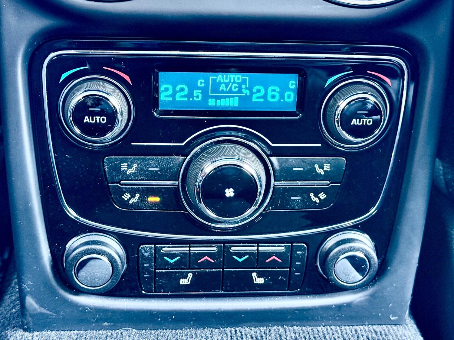 Used Jaguar XJ 2010 for sale - 77997370: Photo 51