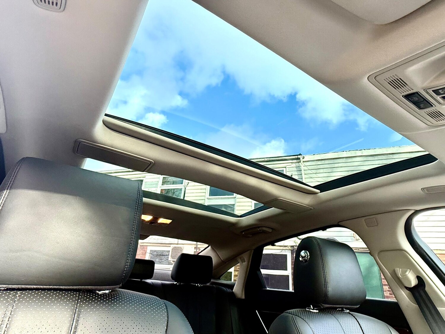 Used Jaguar XJ 2010 for sale - 77997370: Photo 60