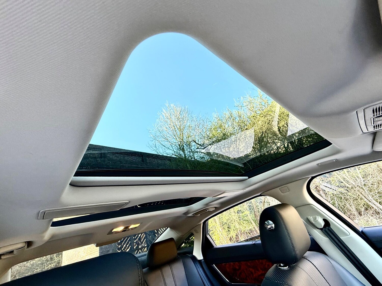 Used Jaguar XJ 2010 for sale - 77997370: Photo 61