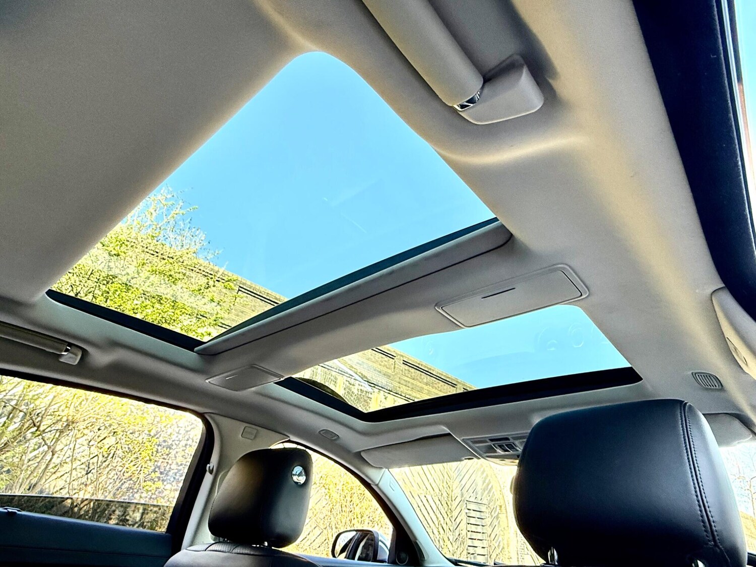 Used Jaguar XJ 2010 for sale - 77997370: Photo 64