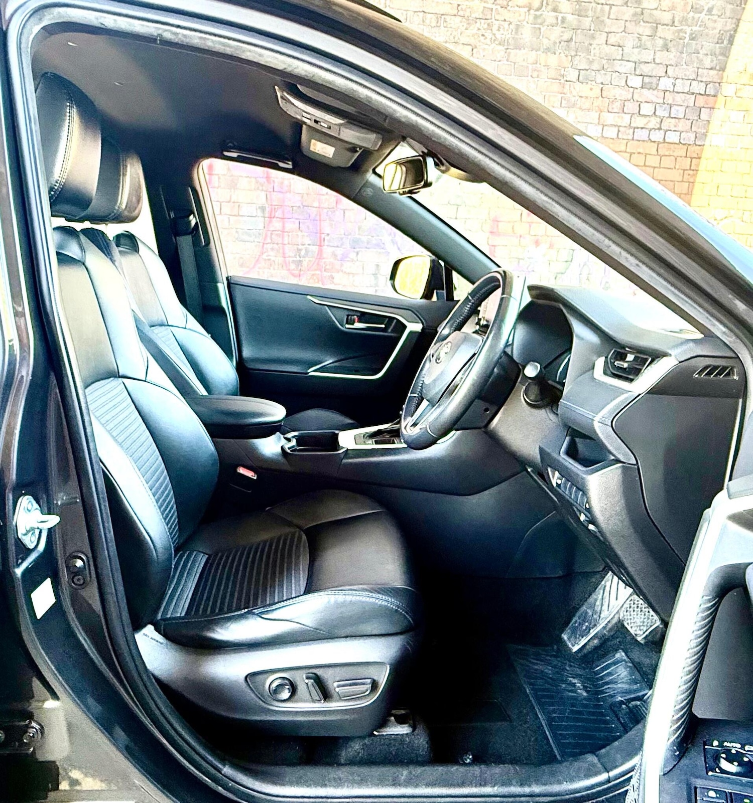 Used Toyota RAV4 2020 for sale - 77997365: Photo 25