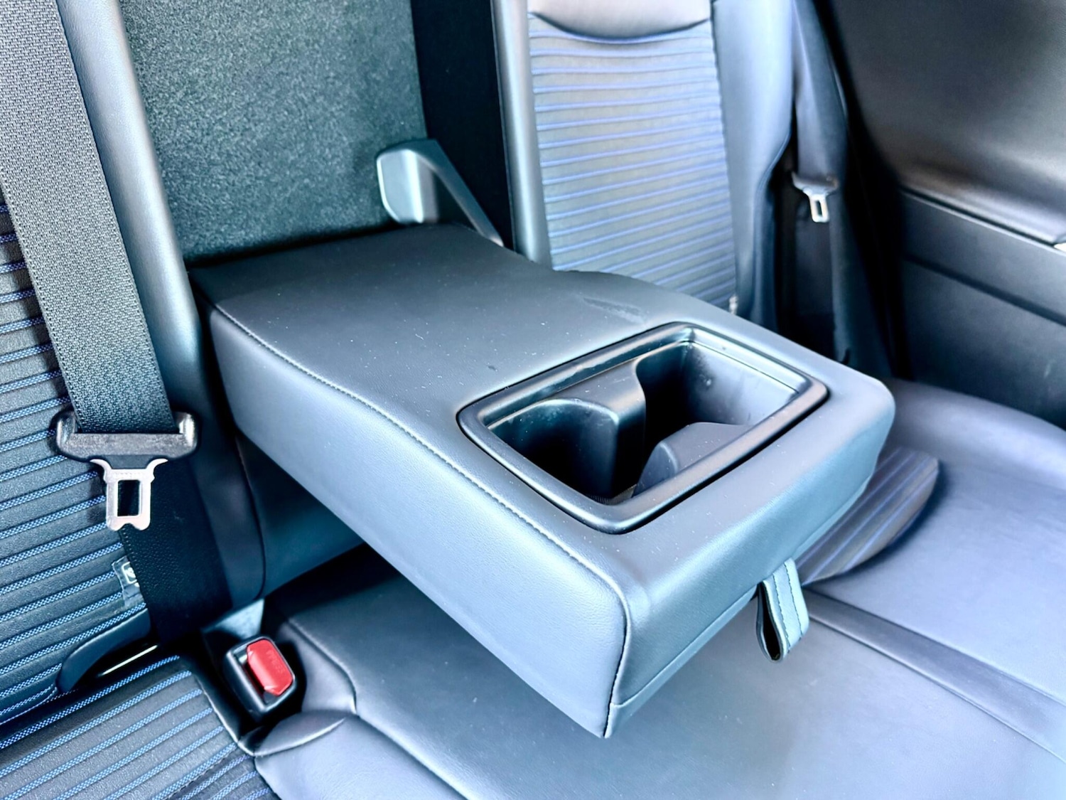 Used Toyota RAV4 2020 for sale - 77997365: Photo 28