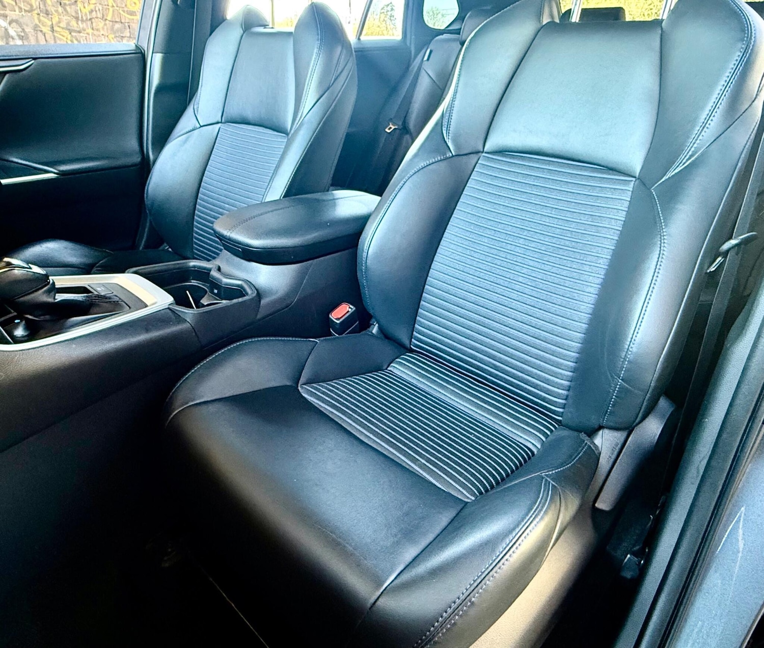 Used Toyota RAV4 2020 for sale - 77997365: Photo 30