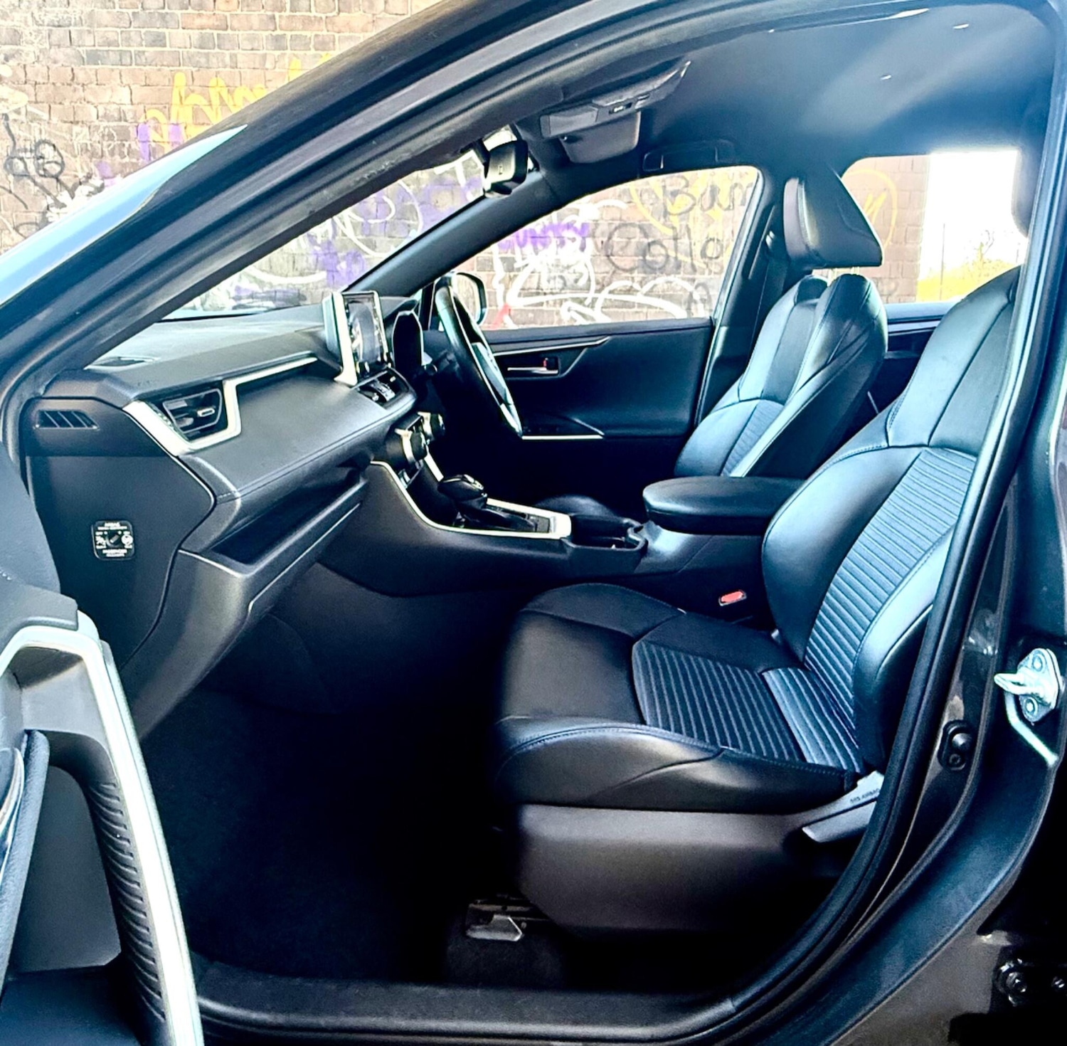 Used Toyota RAV4 2020 for sale - 77997365: Photo 31