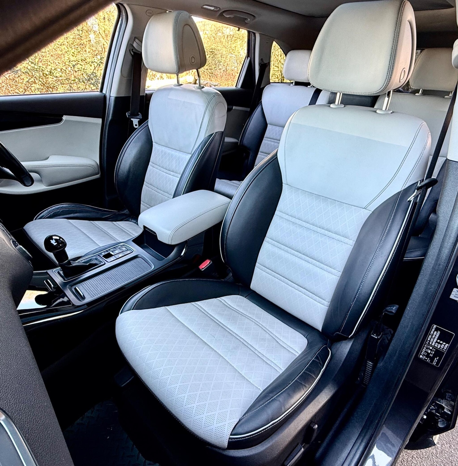 Used Kia Sorento 2017 for sale - 77997359: Photo 32