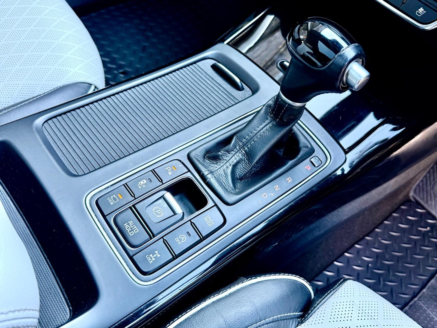 Used Kia Sorento 2017 for sale - 77997359: Photo 41