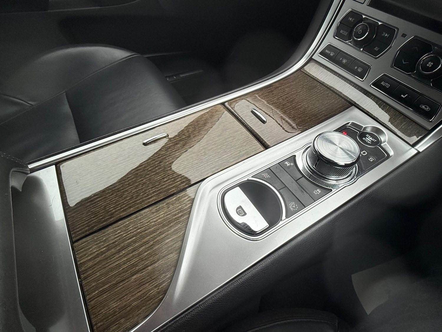 Used Jaguar XF 2013 for sale - 76742956: Photo 29