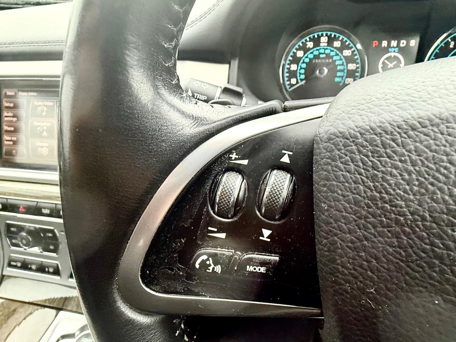 Used Jaguar XF 2013 for sale - 76742956: Photo 34