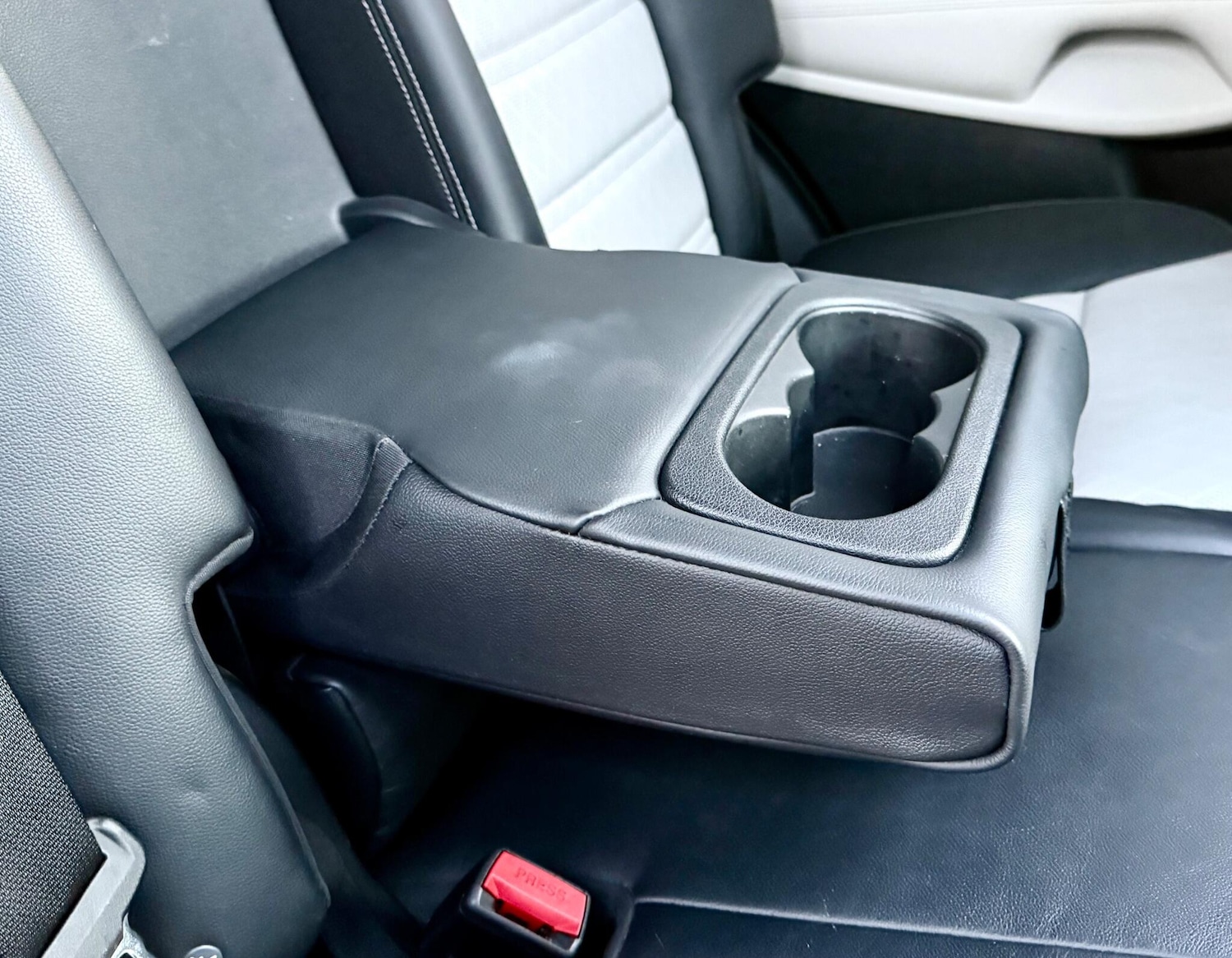 Used Kia Sorento 2016 for sale - 76898577: Photo 28