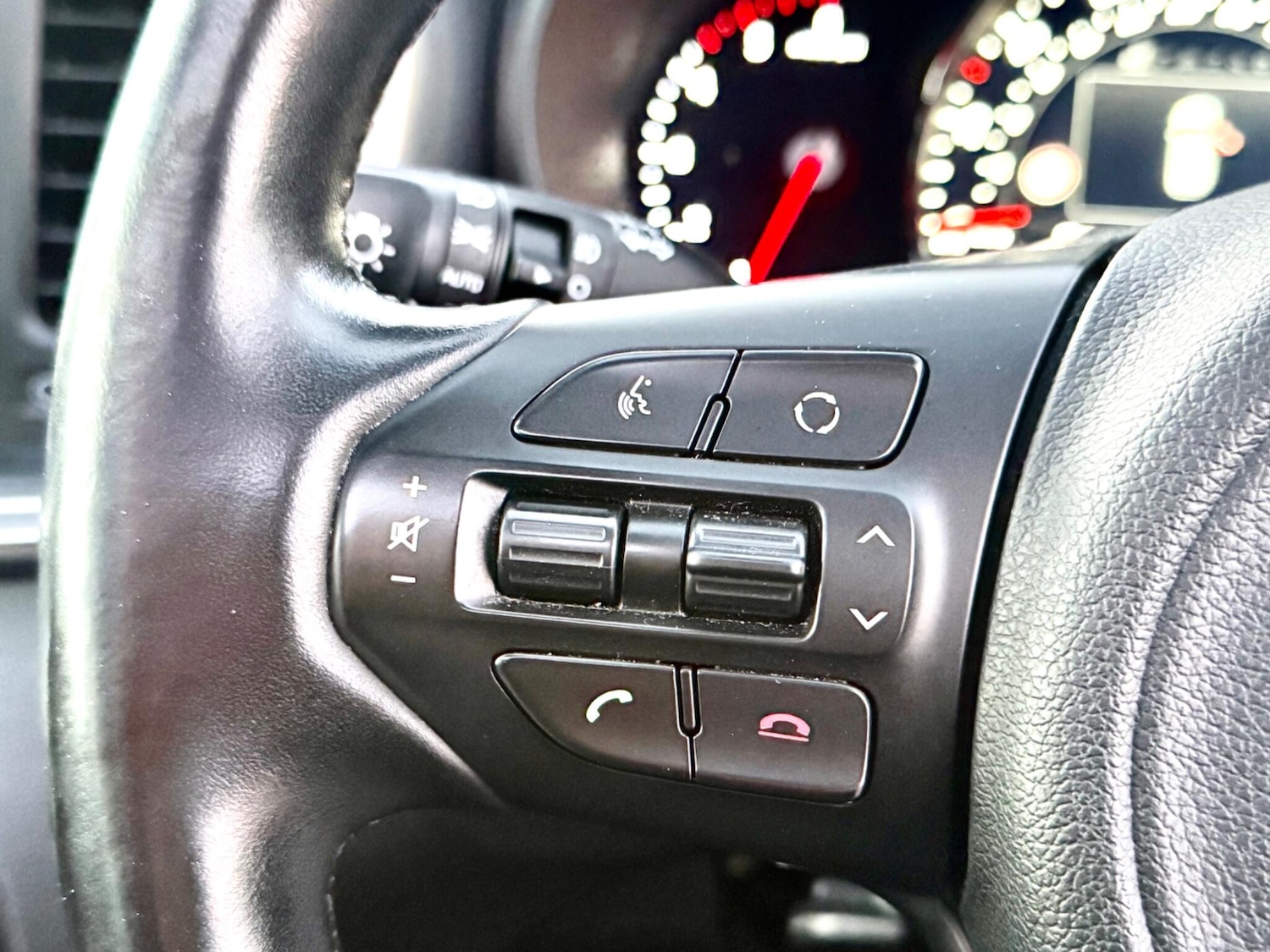 Used Kia Sorento 2016 for sale - 76898577: Photo 34