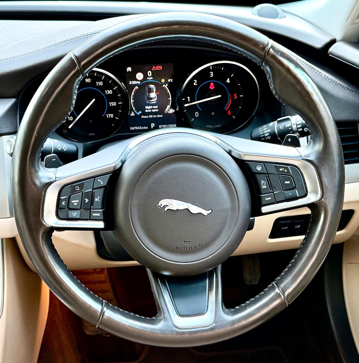 Used Jaguar XF 2018 for sale - 77997360: Photo 22